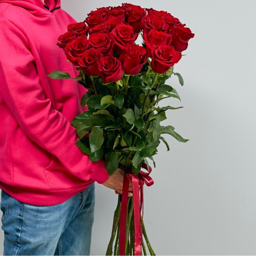 Купить на заказ 15 метровых роз с доставкой в Астане