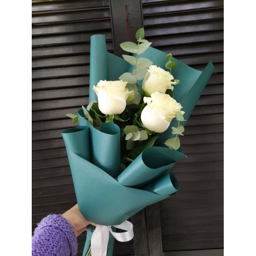 Купить на заказ Букет с белыми розами, 3 шт с доставкой в Астане