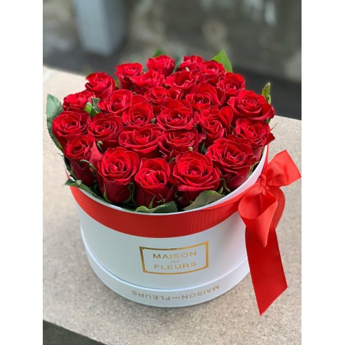 Купить на заказ 25 красных роз в коробке с доставкой в Астане