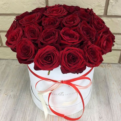 Купить на заказ 31 красная роза в коробке с доставкой в Астане