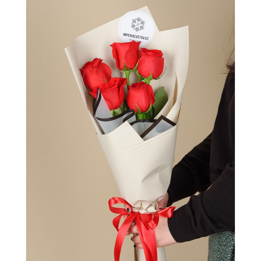Bouquet of 5 red roses