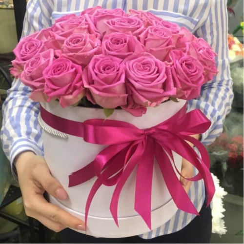Купить на заказ 25 розовых роз в коробке с доставкой в Астане