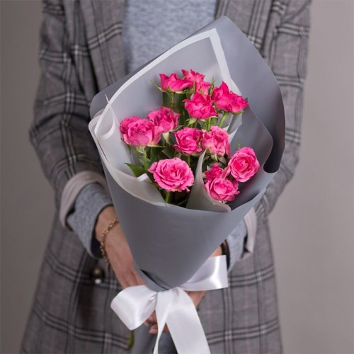 Купить на заказ Букет из 3 кустовых роз с доставкой в Астане