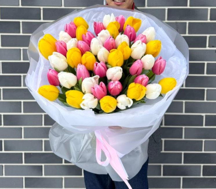 Дизайнерский букет маме на 8 марта — Империя Цветов Астана