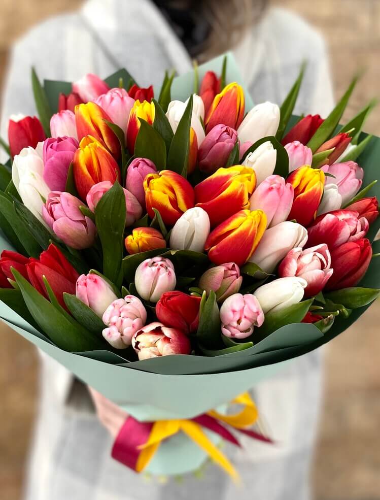 Цены на цветы на 8 марта в Астане 2026 — Империя Цветов