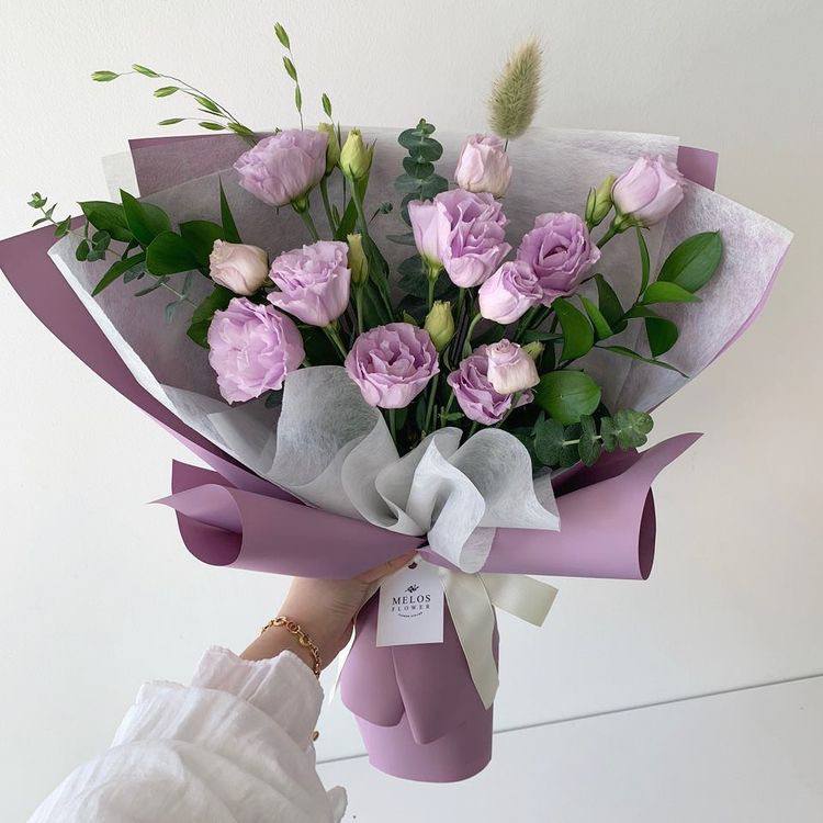 Авторский букет маме на 8 марта в Алматы